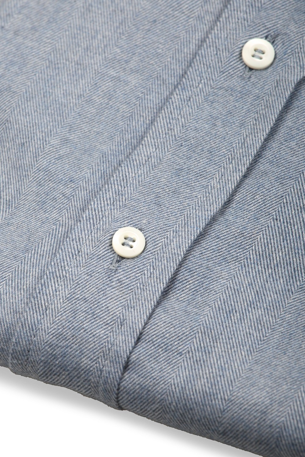 shop BRUNELLO CUCINELLI Saldi Camicia: Brunello Cucinelli camicia in cotone.
Chiusura con cannoncino e bottoni in madreperla.
Colletto francese.
Polsini con due bottoni in madreperla.
Basic fit.
Composizione:  61% cotone, 39% lyocell.
Made in Italy.. MY6370028-C016 number 8295316